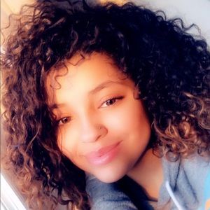 Meet your Posher, Shania